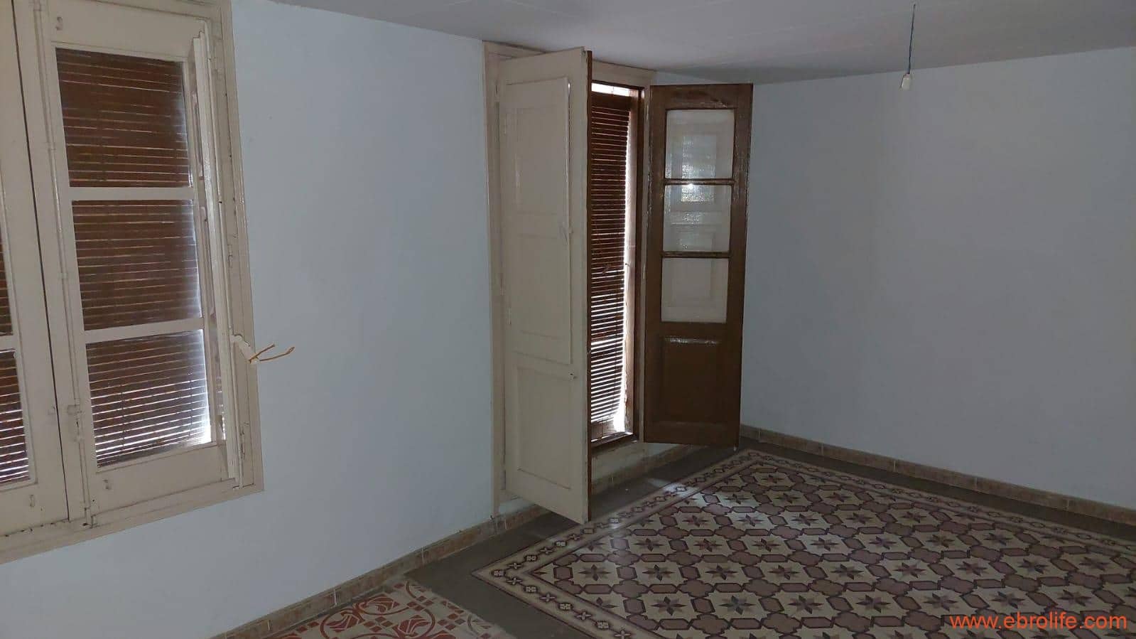 6 soveværelse Byhus til salg i Caspe med garage - € 90.000 (Ref: 8399773)