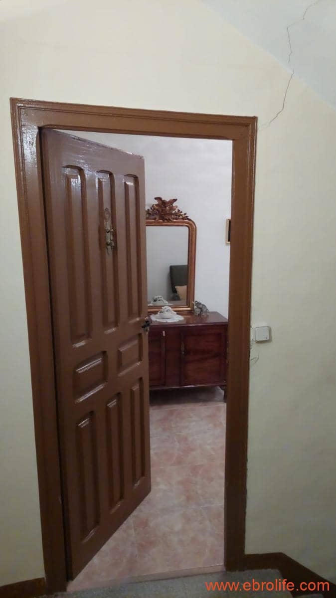 6 soveværelse Byhus til salg i Caspe med garage - € 90.000 (Ref: 8399773)