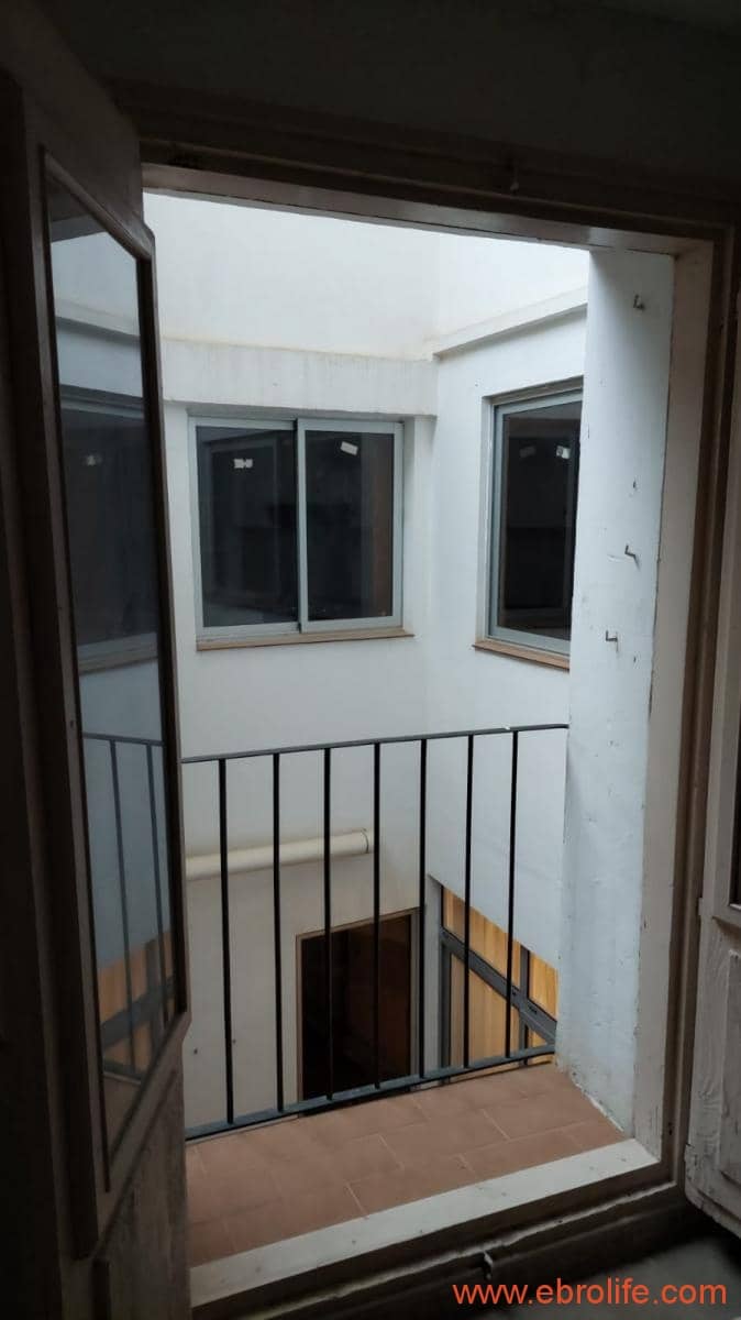 6 soveværelse Byhus til salg i Caspe med garage - € 90.000 (Ref: 8399773)