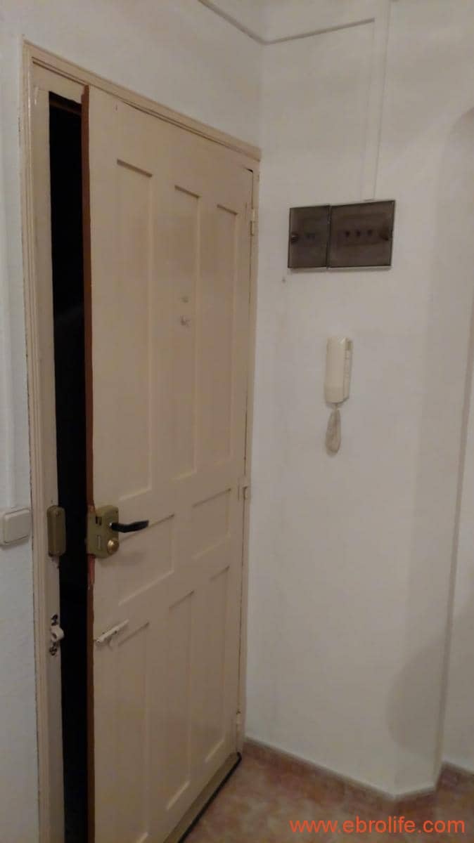 6 soveværelse Byhus til salg i Caspe med garage - € 90.000 (Ref: 8399773)