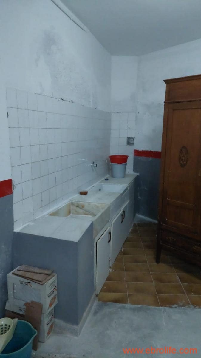 6 soveværelse Byhus til salg i Caspe med garage - € 90.000 (Ref: 8399773)