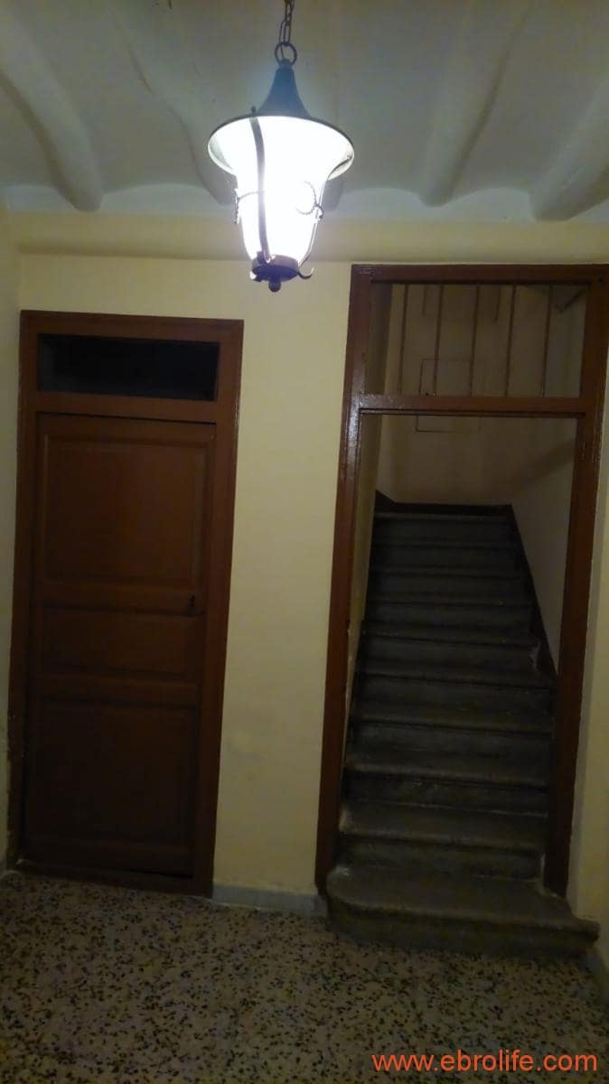 6 soveværelse Byhus til salg i Caspe med garage - € 90.000 (Ref: 8399773)