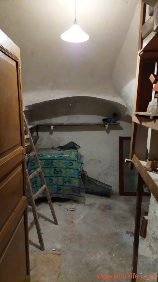 6 soveværelse Byhus til salg i Caspe med garage - € 90.000 (Ref: 8399773)