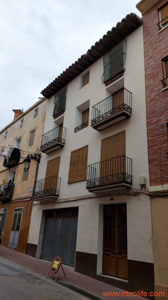 6 soveværelse Byhus til salg i Caspe med garage - € 90.000 (Ref: 8399773)