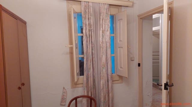 6 soveværelse Byhus til salg i Caspe med garage - € 90.000 (Ref: 8399773)