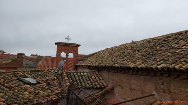 6 soveværelse Byhus til salg i Caspe med garage - € 90.000 (Ref: 8399773)