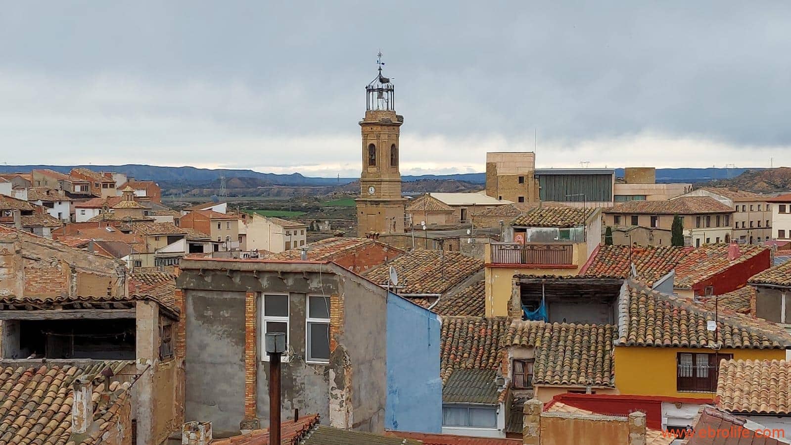 6 soveværelse Byhus til salg i Caspe med garage - € 90.000 (Ref: 8399773)