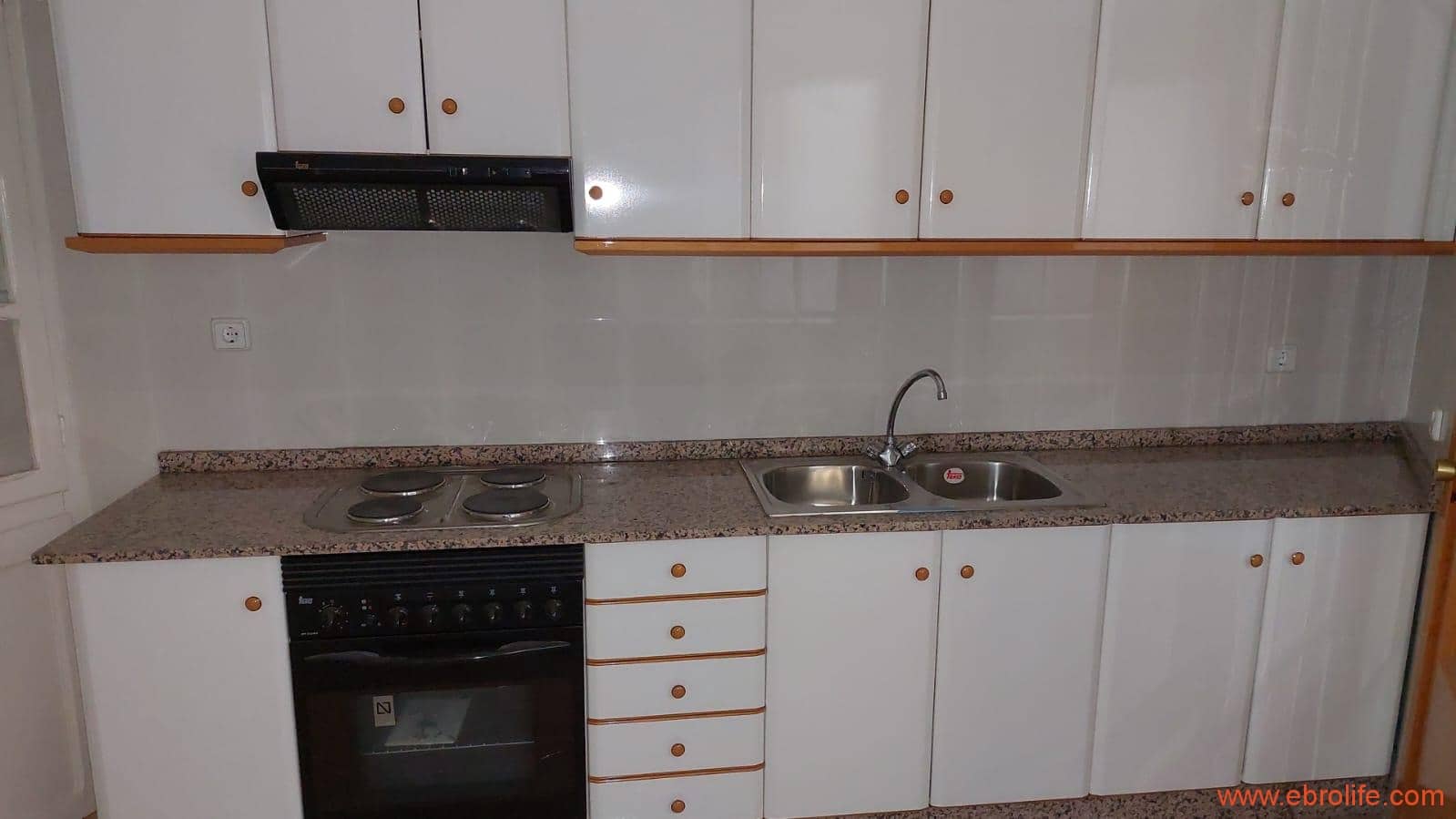 6 soveværelse Byhus til salg i Caspe med garage - € 90.000 (Ref: 8399773)