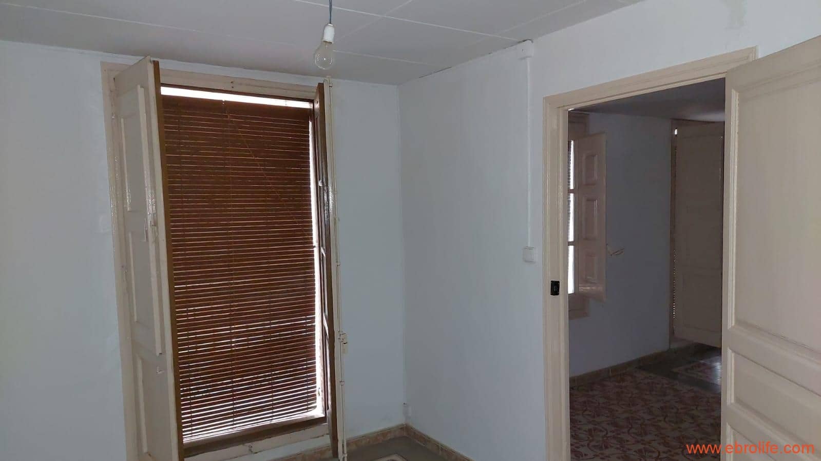 6 soveværelse Byhus til salg i Caspe med garage - € 90.000 (Ref: 8399773)