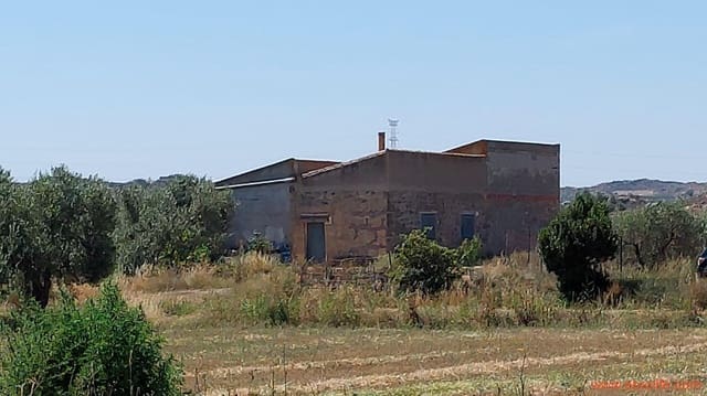 2 bedroom Finca/Country House for sale in Caspe - € 120,000 (Ref: 8527865)