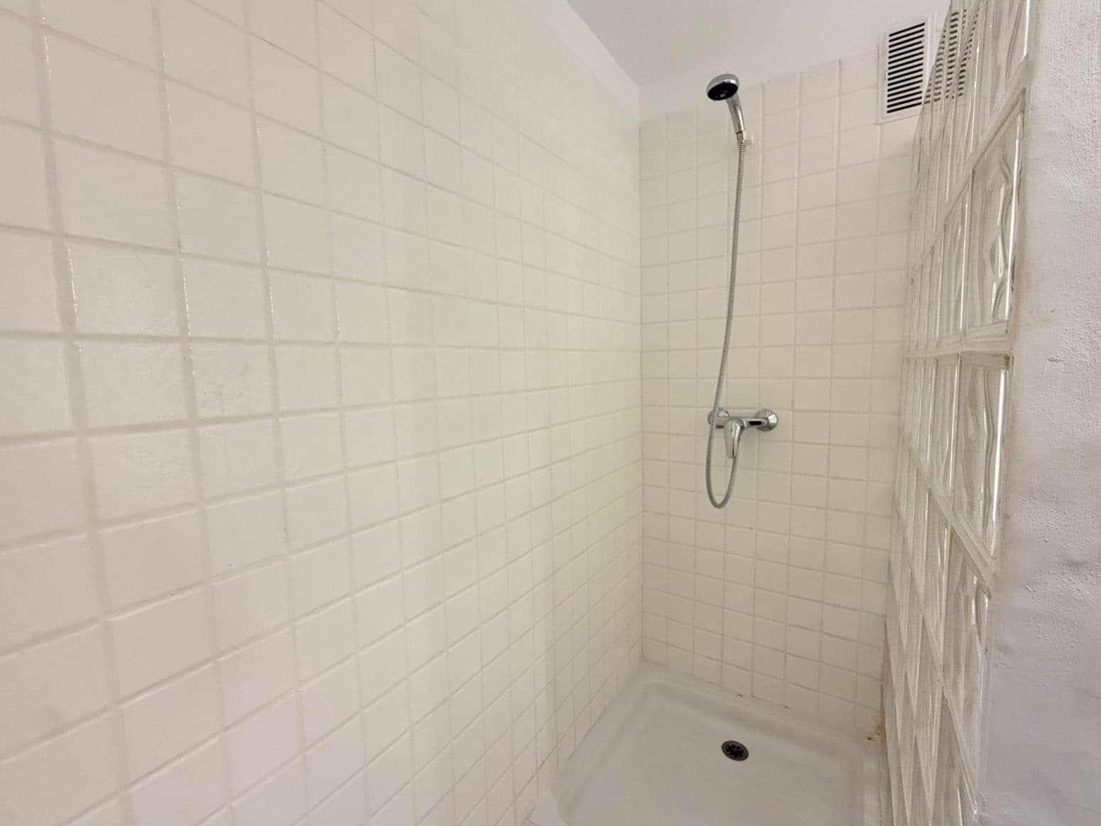 2 sovrum Lägenhet att hyra i Cala Llenya med pool - 2 100 € (Ref: 10013375)