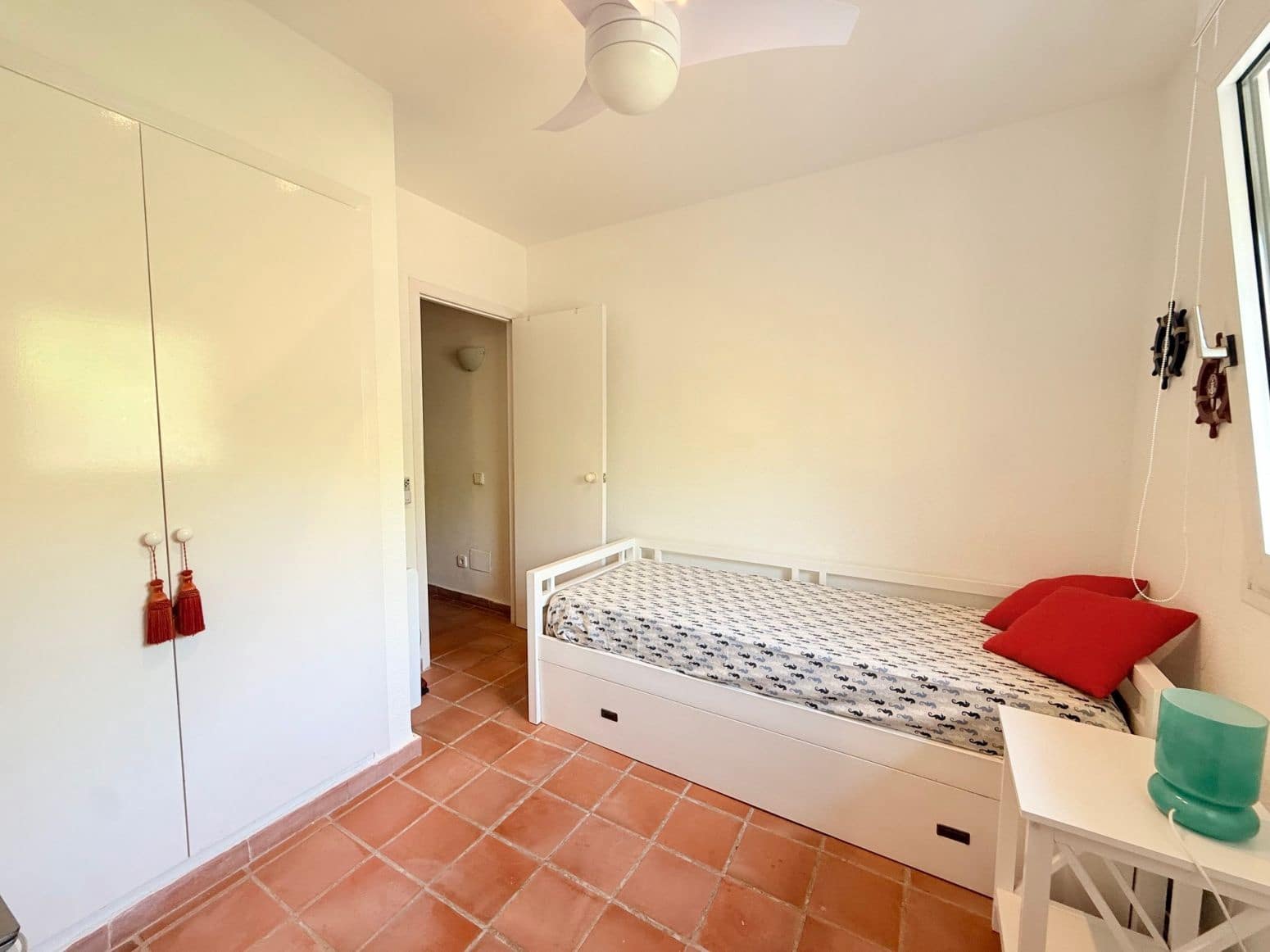 2 sovrum Lägenhet att hyra i Cala Llenya med pool - 2 100 € (Ref: 10013375)