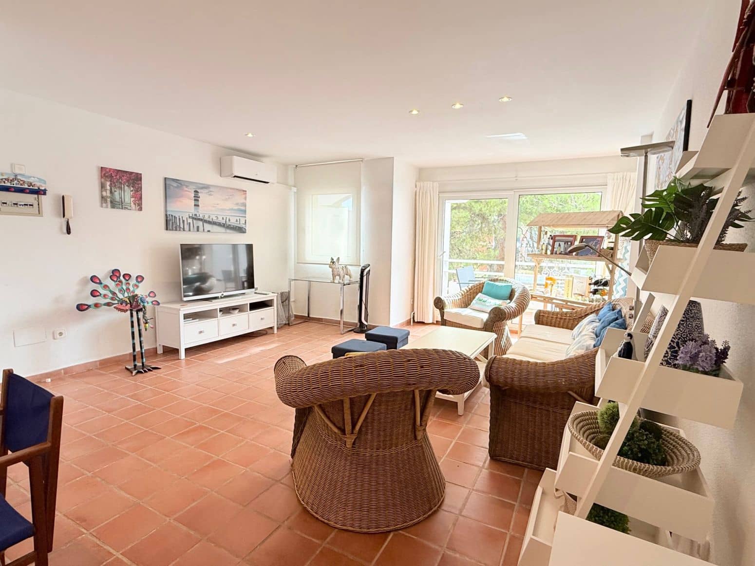 2 sovrum Lägenhet att hyra i Cala Llenya med pool - 2 100 € (Ref: 10013375)