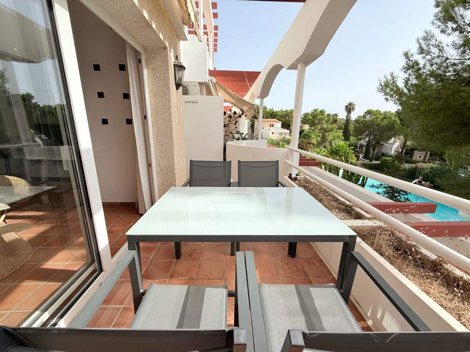 2 sovrum Lägenhet att hyra i Cala Llenya med pool - 2 100 € (Ref: 10013375)