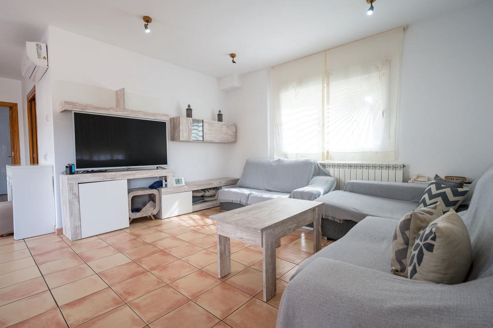 4 quarto Moradia para venda em Nuestra Senora de Jesus com piscina garagem - 1 300 000 € (Ref: 10043063)