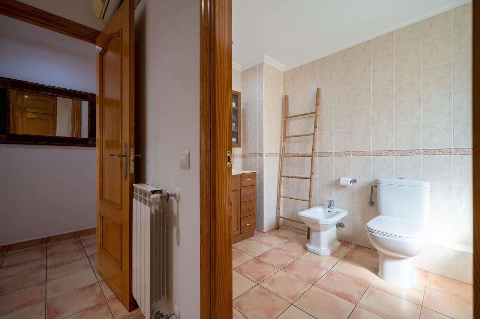 4 quarto Moradia para venda em Nuestra Senora de Jesus com piscina garagem - 1 300 000 € (Ref: 10043063)