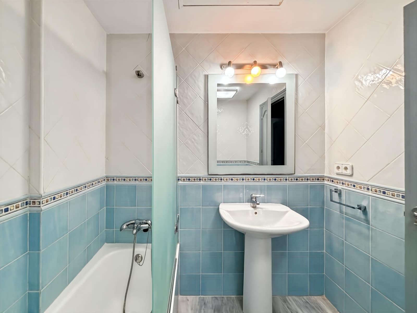 2 soverom Leilighet til salgs i Santa Eulalia / Santa Eularia med svømmebasseng garasje - € 525 000 (Ref: 10062358)