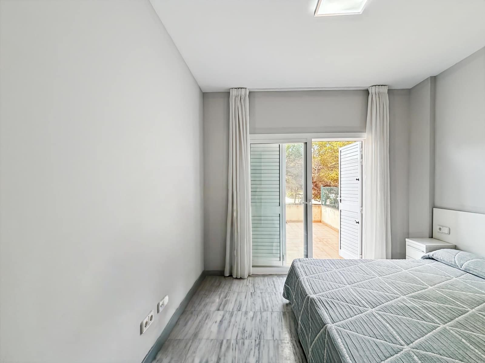 2 soverom Leilighet til salgs i Santa Eulalia / Santa Eularia med svømmebasseng garasje - € 525 000 (Ref: 10062358)