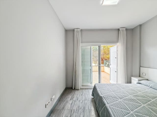2 Zimmer Wohnung zu verkaufen in Santa Eulalia / Santa Eularia mit Pool Garage - 525.000 € (Ref: 10062358)