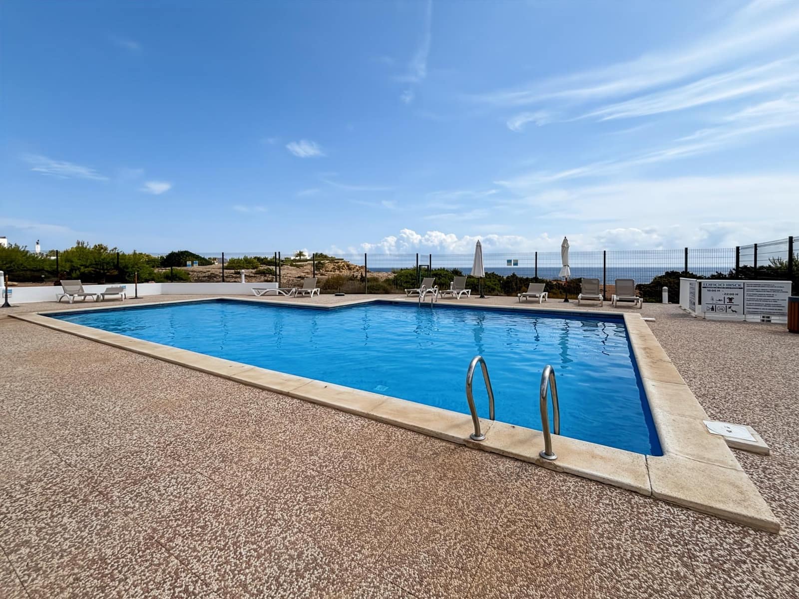 2 soverom Leilighet til salgs i Santa Eulalia / Santa Eularia med svømmebasseng garasje - € 525 000 (Ref: 10062358)
