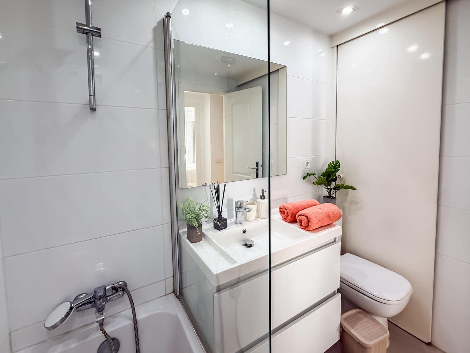 2 slaapkamer Appartement te huur in Ibiza dorp met zwembad - € 1.500 (Ref: 10098456)
