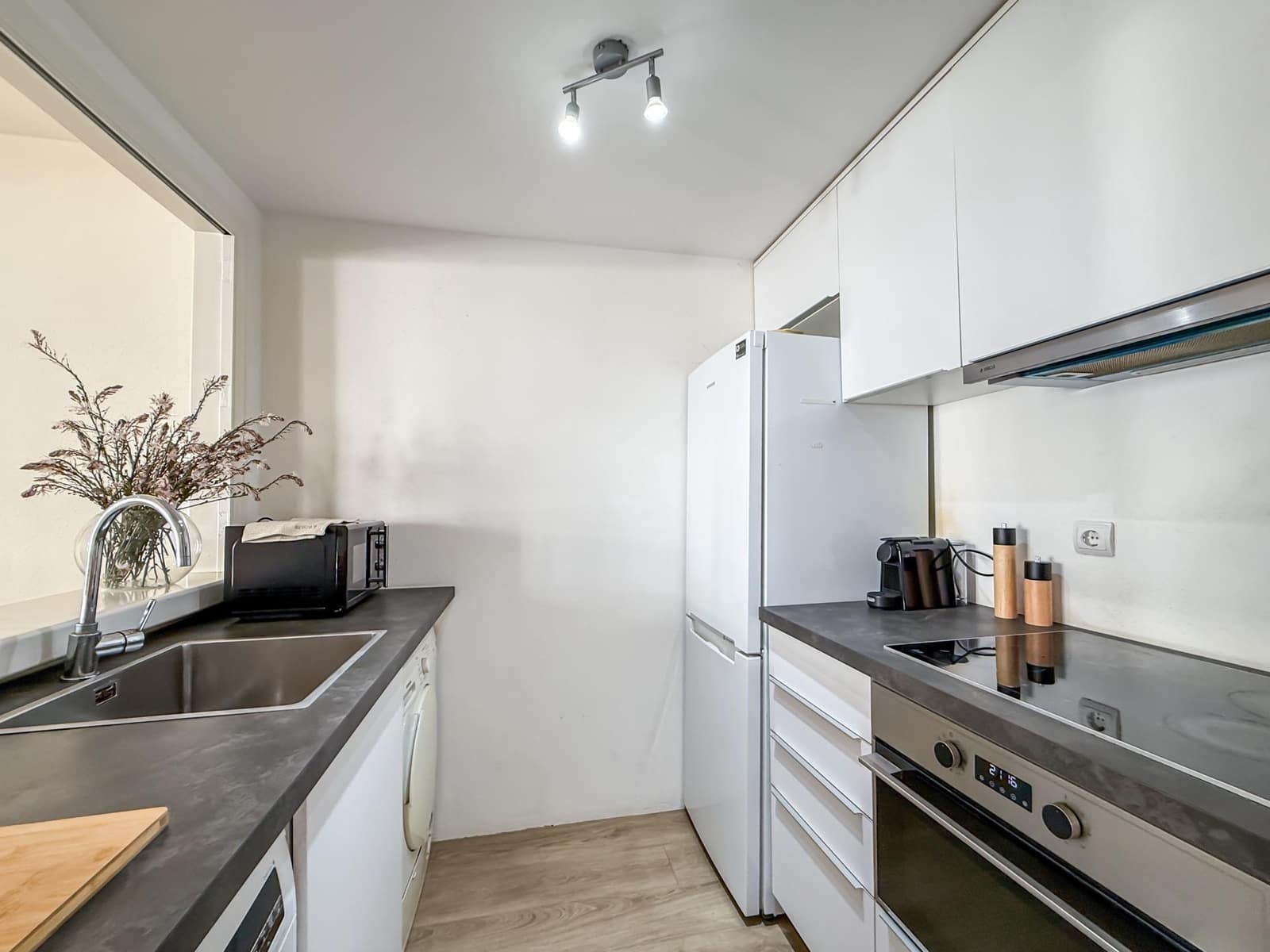 2 slaapkamer Appartement te huur in Ibiza dorp met zwembad - € 1.500 (Ref: 10098456)