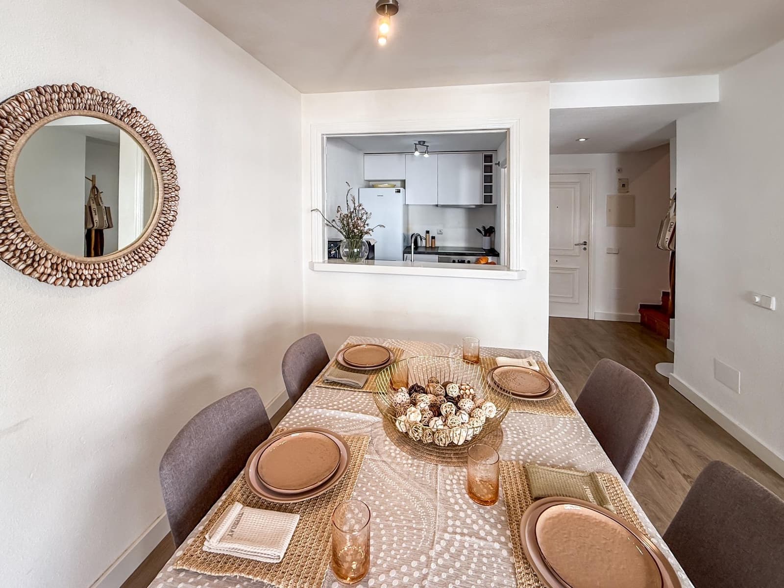2 slaapkamer Appartement te huur in Ibiza dorp met zwembad - € 1.500 (Ref: 10098456)