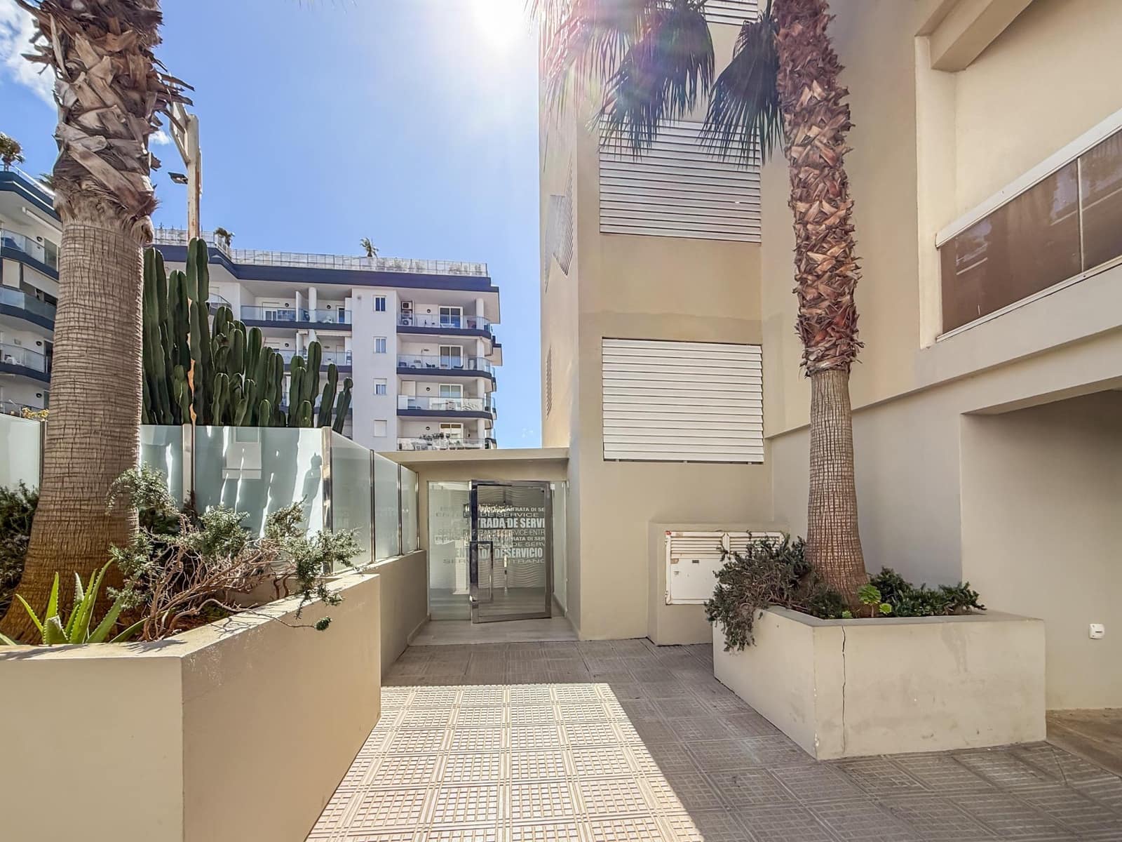 2 slaapkamer Appartement te huur in Ibiza dorp met zwembad - € 1.500 (Ref: 10098456)