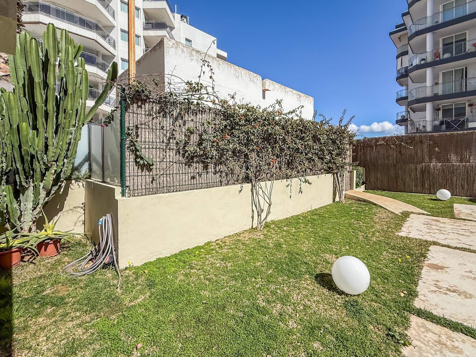 2 slaapkamer Appartement te huur in Ibiza dorp met zwembad - € 1.500 (Ref: 10098456)