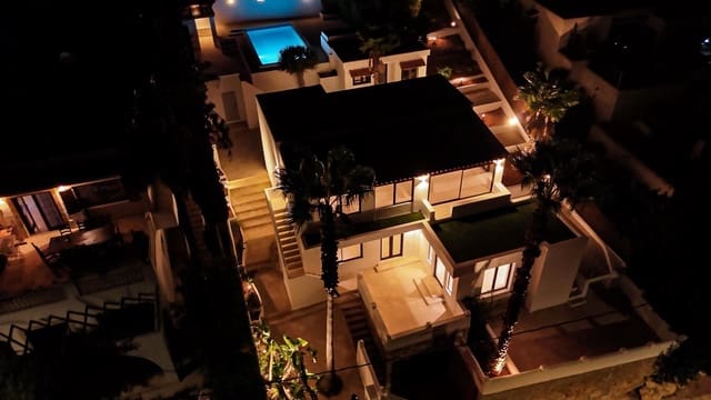 5 soveværelse Villa til salg i Cala Llonga, Santa Eulalia / Santa Eularia med swimmingpool garage - € 2.495.000 (Ref: 10155315)
