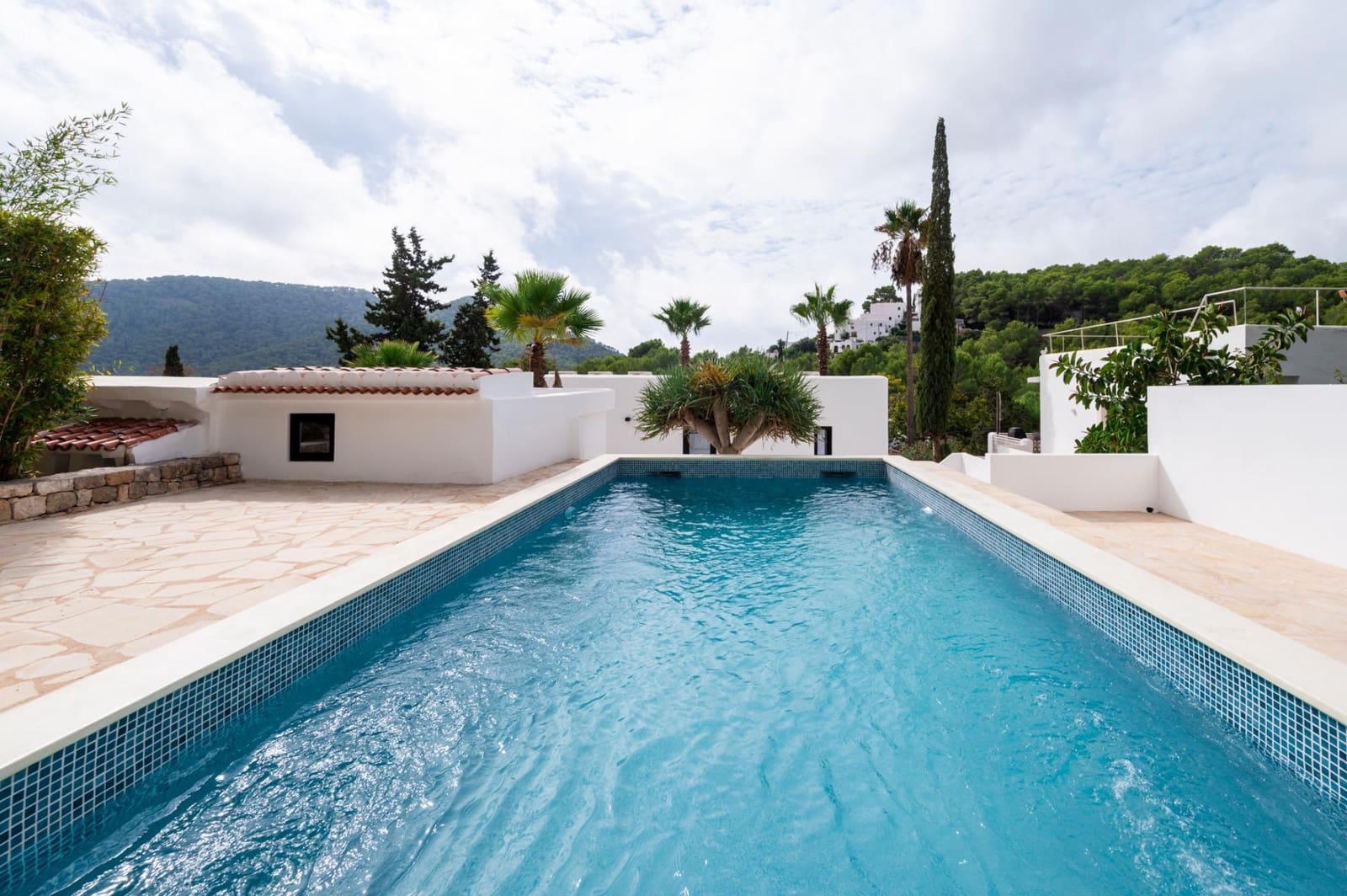 5 soveværelse Villa til salg i Cala Llonga med swimmingpool garage - € 2.495.000 (Ref: 10155315)