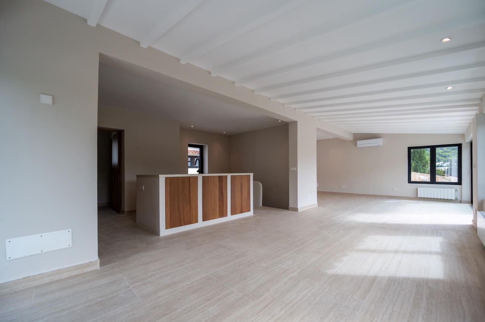 5 bedroom Villa for sale in Cala Llonga with pool garage - € 2,495,000 (Ref: 10155315)