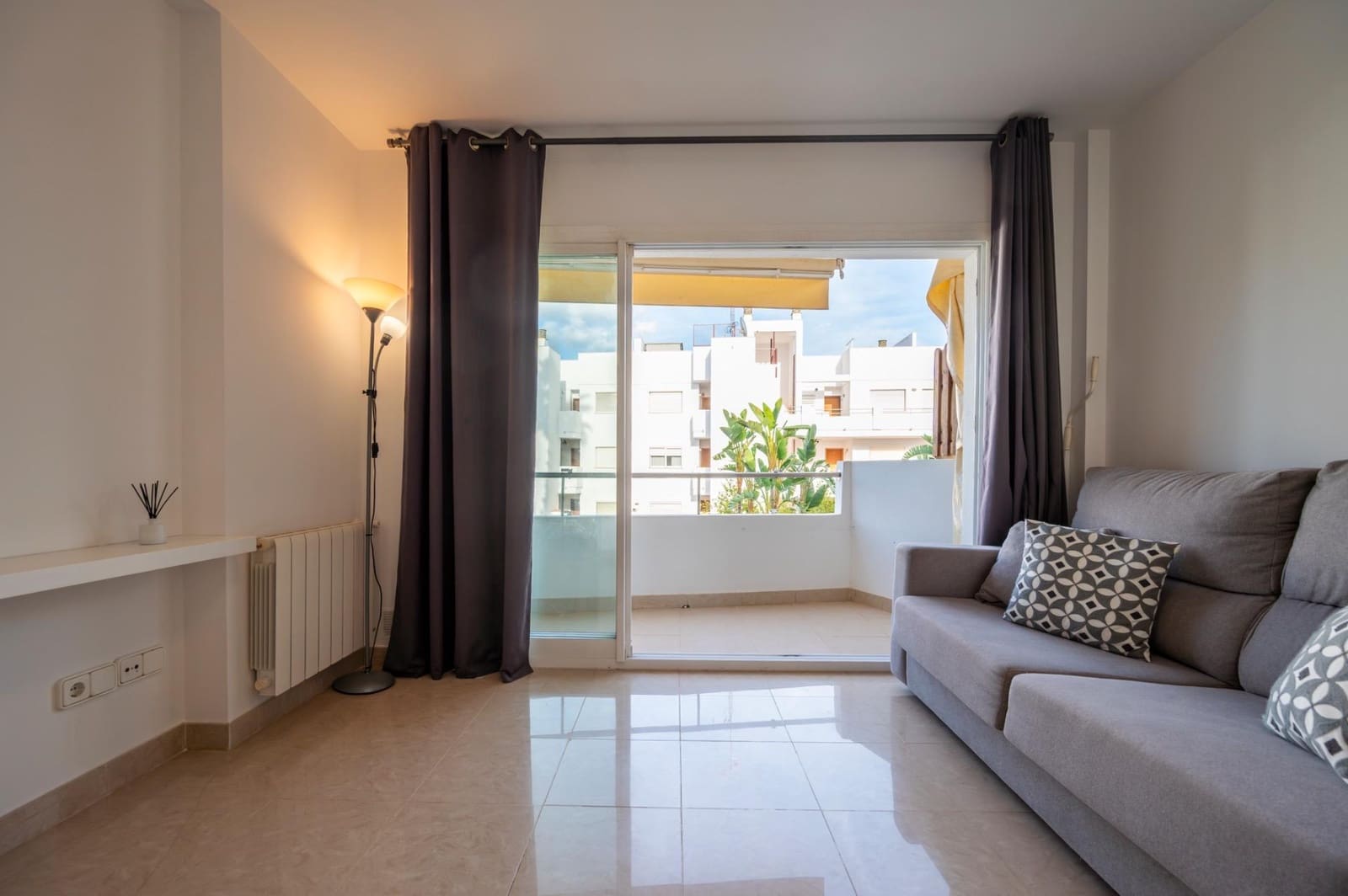 1 quarto Apartamento para venda em Santa Eulalia / Santa Eularia com piscina garagem - 320 000 € (Ref: 10174650)