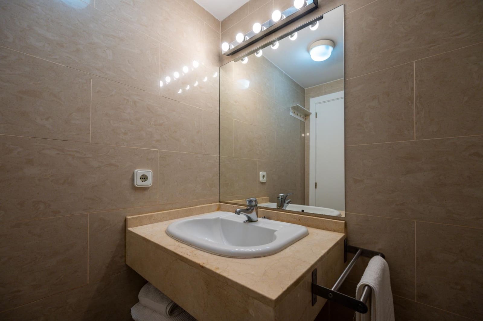 1 quarto Apartamento para venda em Santa Eulalia / Santa Eularia com piscina garagem - 320 000 € (Ref: 10174650)