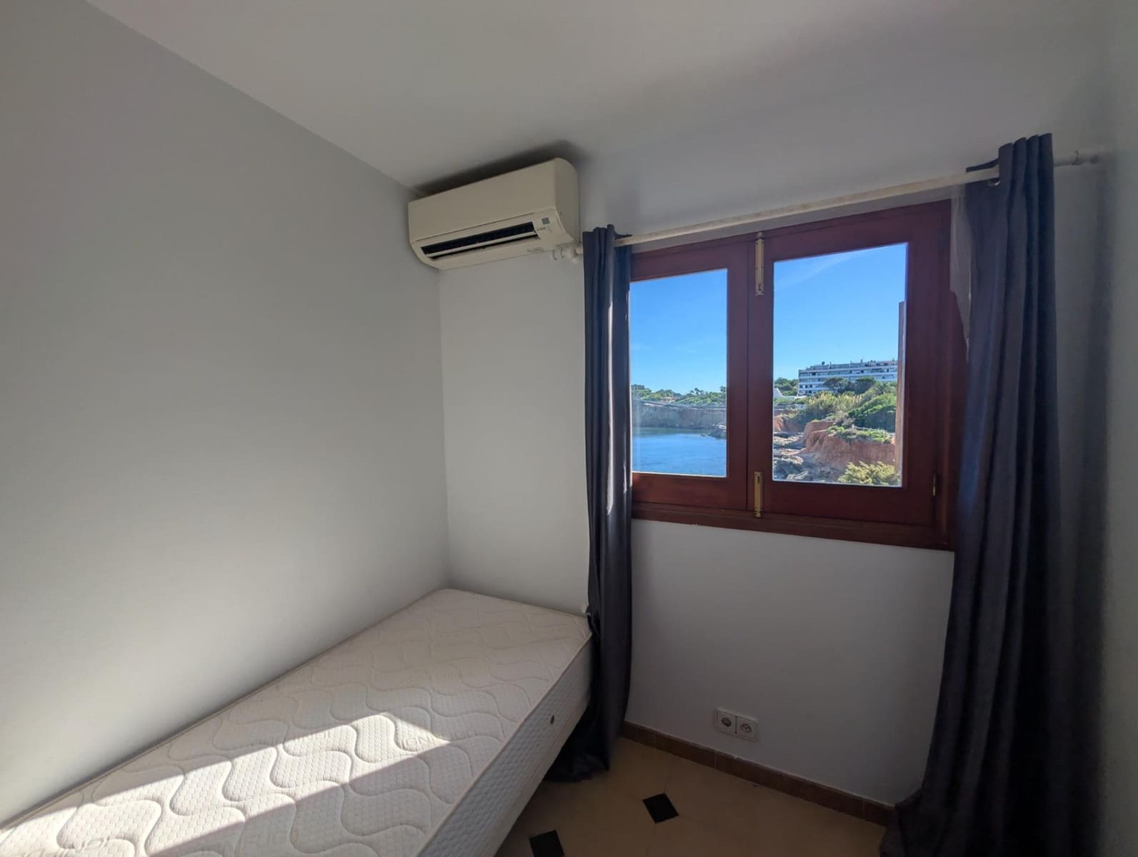 3 slaapkamer Penthouse te huur in Santa Eulalia / Santa Eularia - € 1.800 (Ref: 10184994)