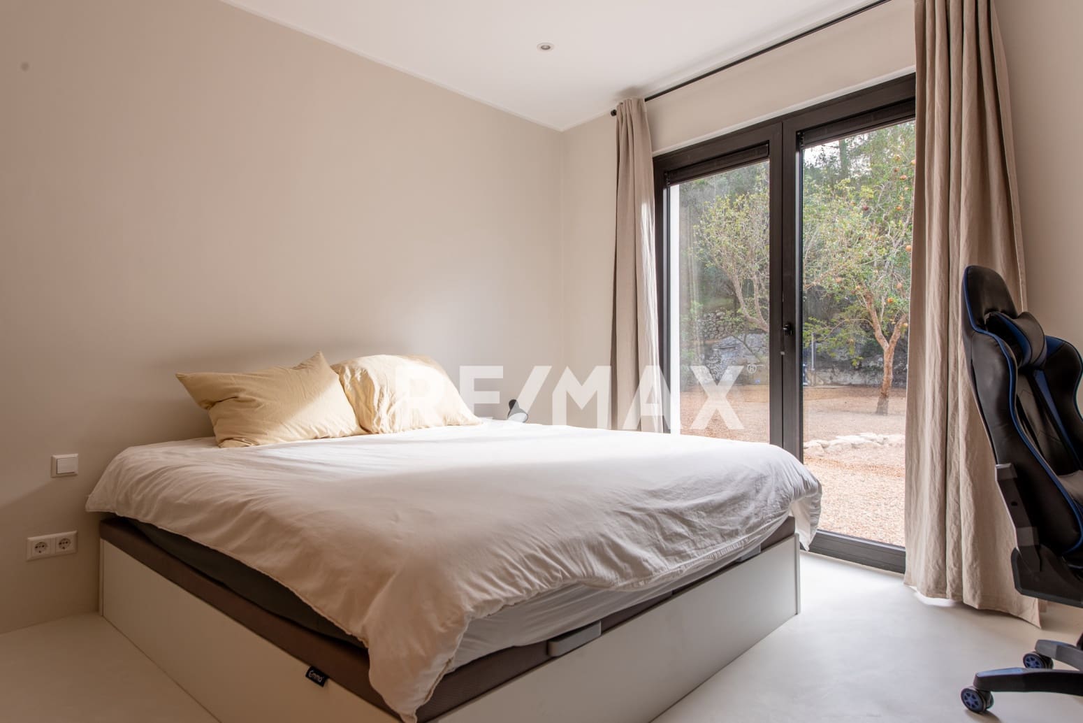 4 bedroom Villa for sale in Santa Eulalia / Santa Eularia - € 2,495,000 (Ref: 9170446)