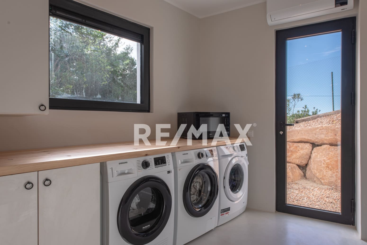 4 bedroom Villa for sale in Santa Eulalia / Santa Eularia - € 2,495,000 (Ref: 9170446)