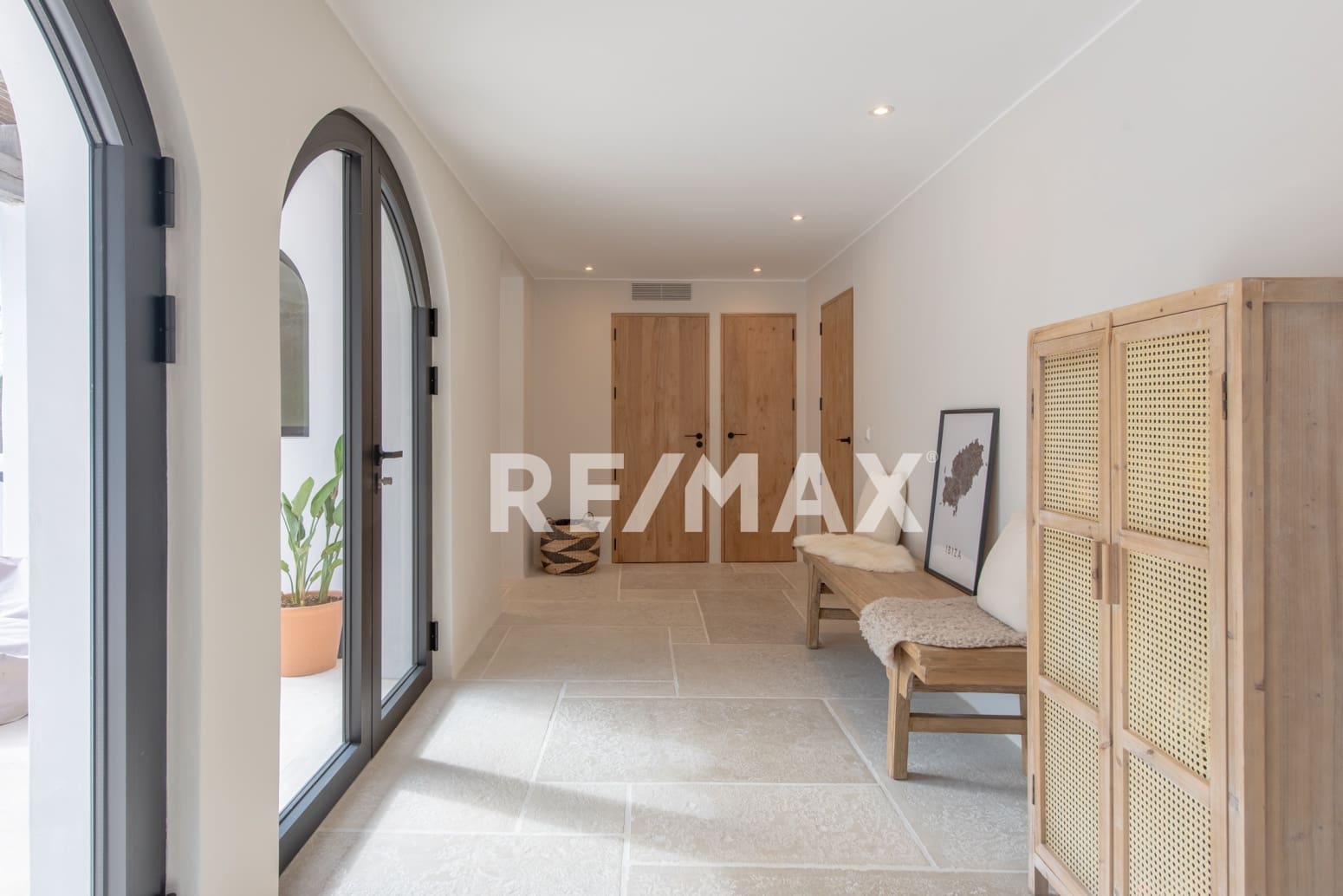 4 bedroom Villa for sale in Santa Eulalia / Santa Eularia - € 2,495,000 (Ref: 9170446)