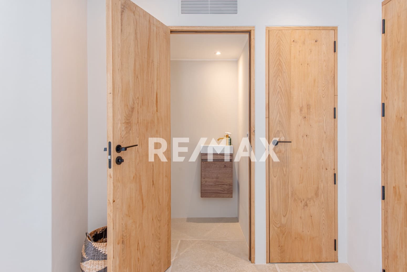 4 bedroom Villa for sale in Santa Eulalia / Santa Eularia - € 2,495,000 (Ref: 9170446)