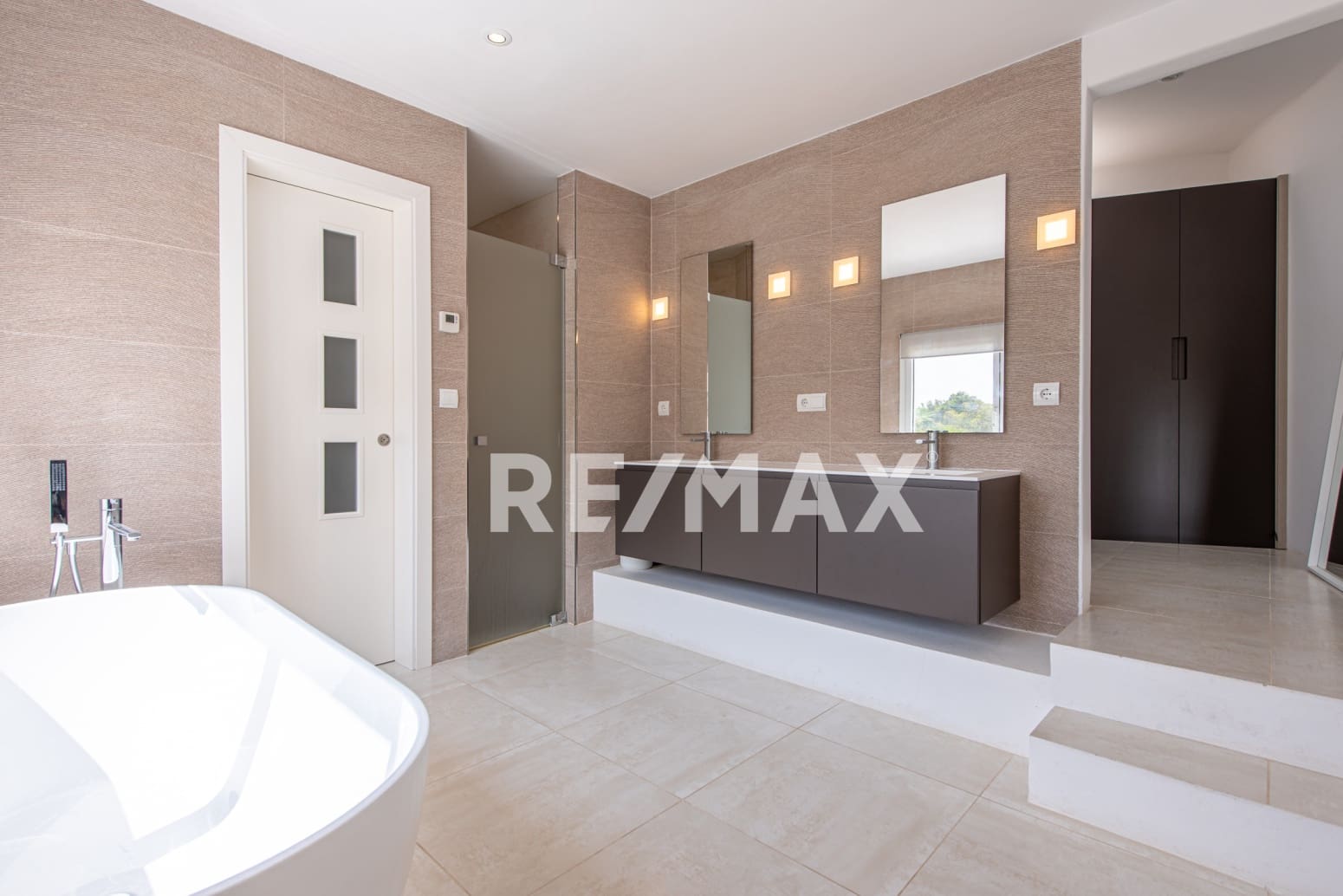 5 soveværelse Villa til salg i Can Furnet med swimmingpool garage - € 3.650.000 (Ref: 9170448)