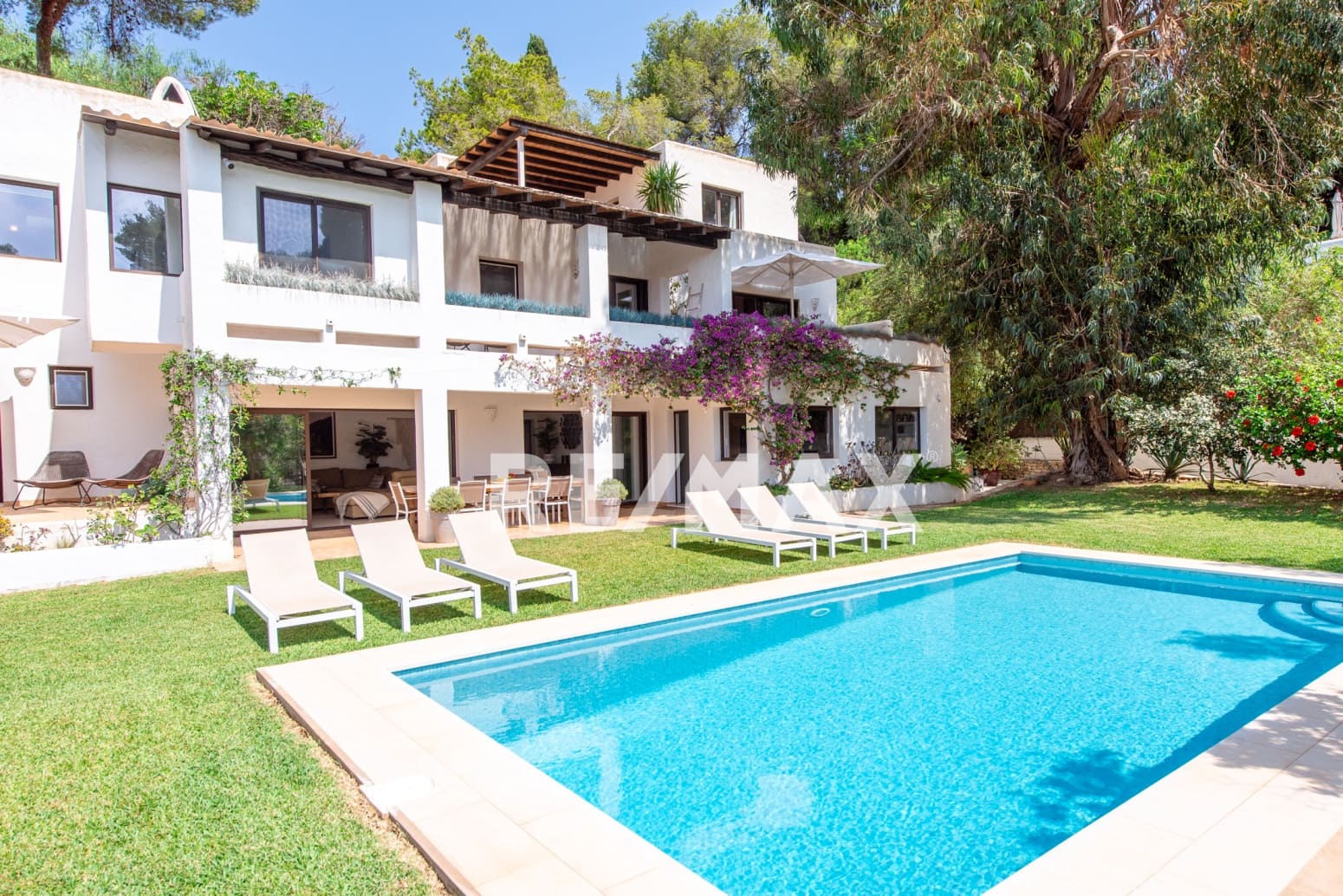 5 soveværelse Villa til salg i Can Furnet med swimmingpool garage - € 3.650.000 (Ref: 9170448)