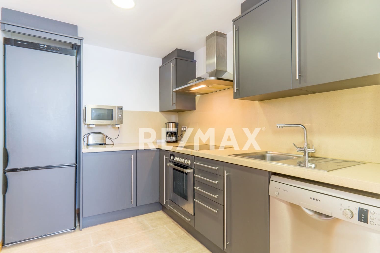 2 bedroom Flat for sale in Santa Eulalia / Santa Eularia with pool garage - € 795,000 (Ref: 9170449)