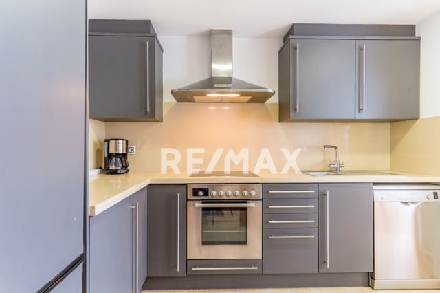 2 sypialnia Mieszkanie na sprzedaż w Santa Eulalia / Santa Eularia z basenem garażem - 795 000 € (Ref: 9170449)