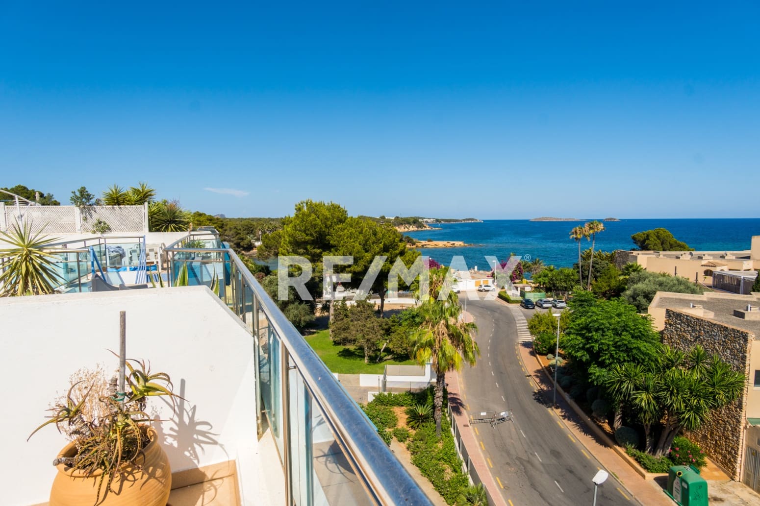 2 bedroom Flat for sale in Santa Eulalia / Santa Eularia with pool garage - € 795,000 (Ref: 9170449)