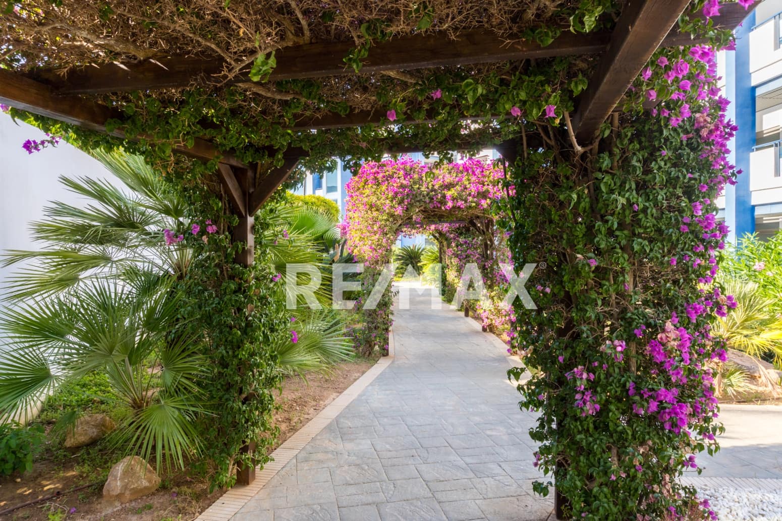 2 bedroom Flat for sale in Santa Eulalia / Santa Eularia with pool garage - € 795,000 (Ref: 9170449)