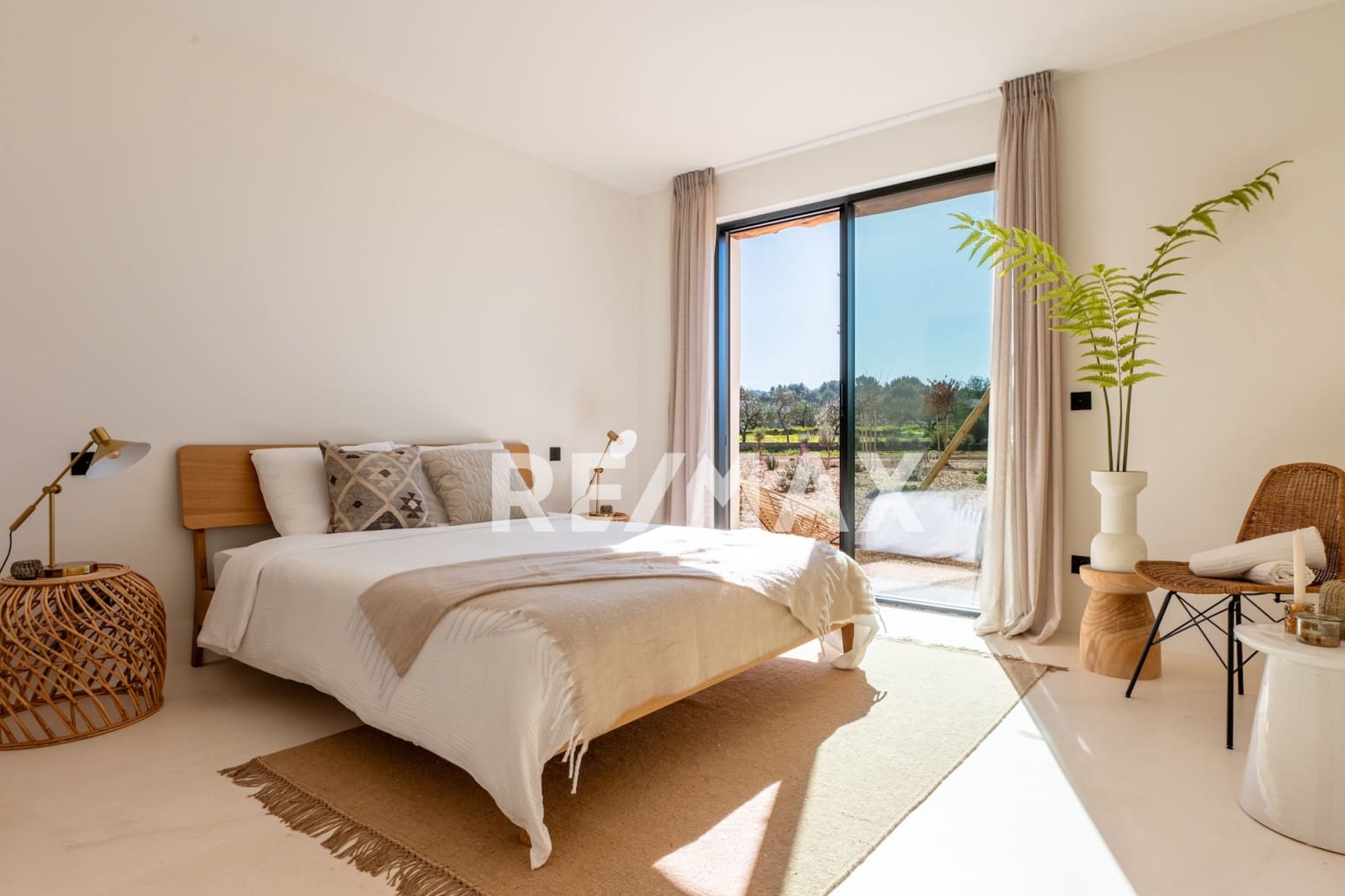 3 soveværelse Villa til salg i Sant Rafael de Sa Creu med swimmingpool - € 3.295.000 (Ref: 9170452)