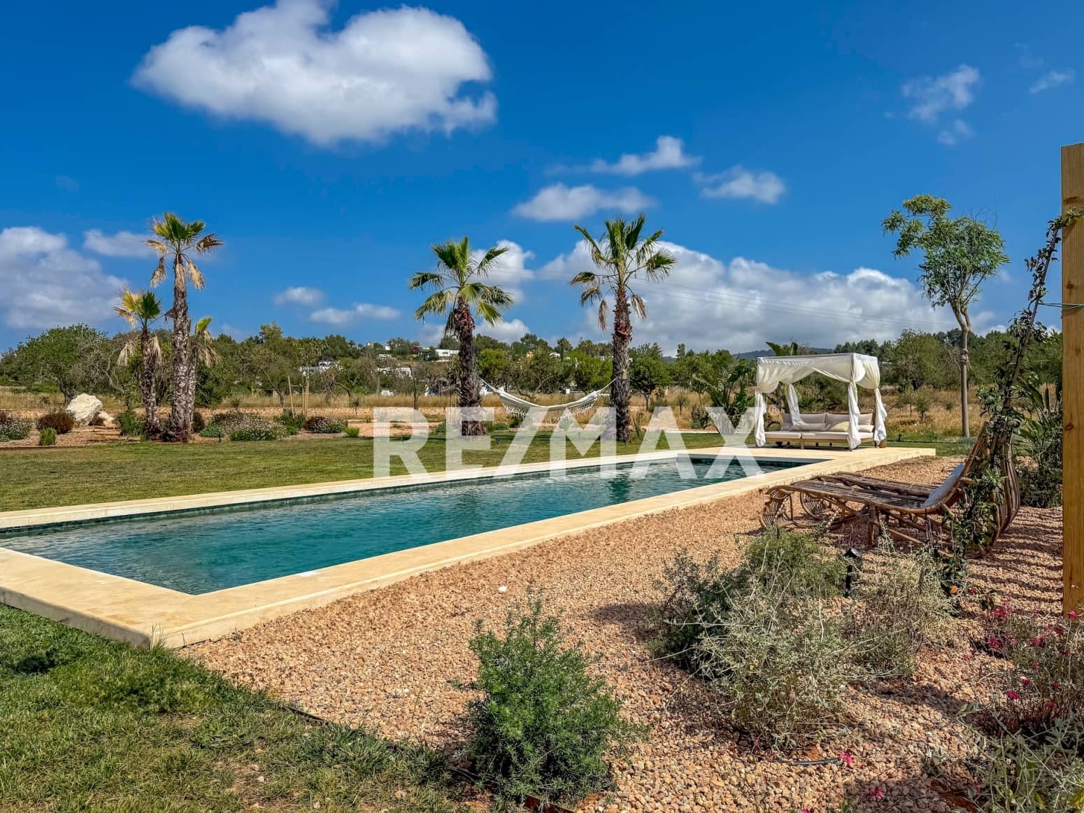 3 soveværelse Villa til salg i Sant Rafael de Sa Creu med swimmingpool - € 3.295.000 (Ref: 9170452)