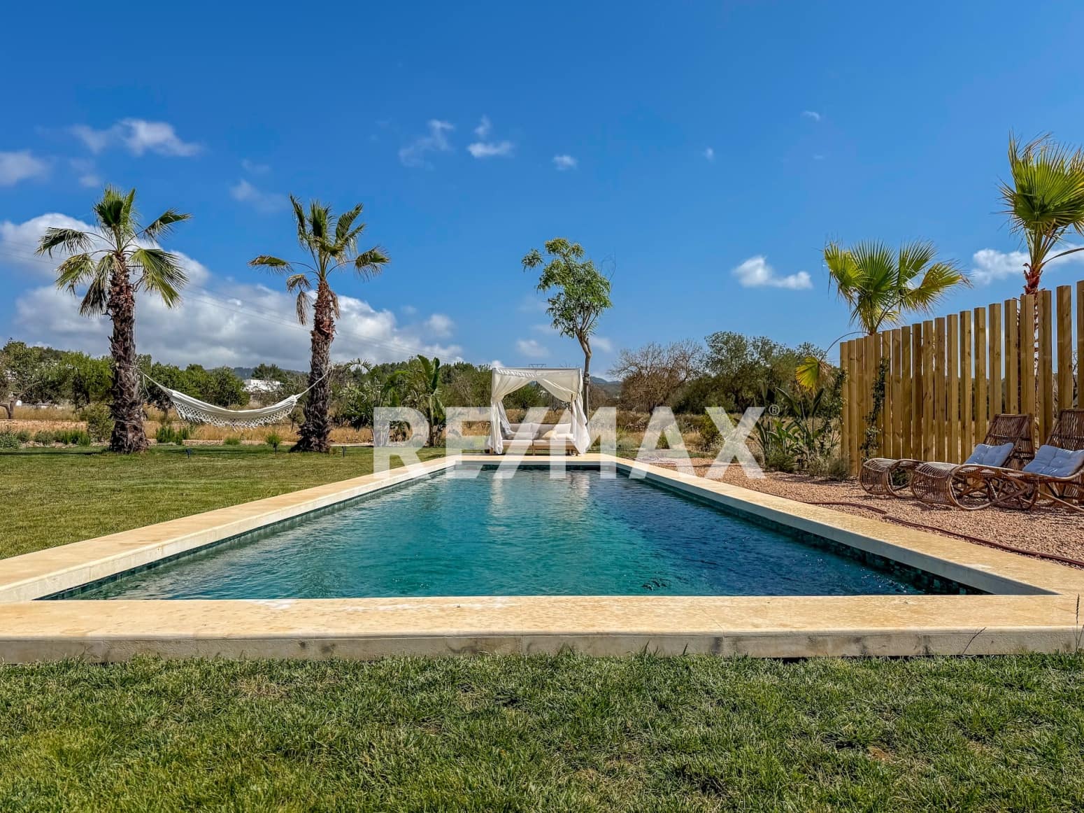 3 soveværelse Villa til salg i Sant Rafael de Sa Creu med swimmingpool - € 3.295.000 (Ref: 9170452)