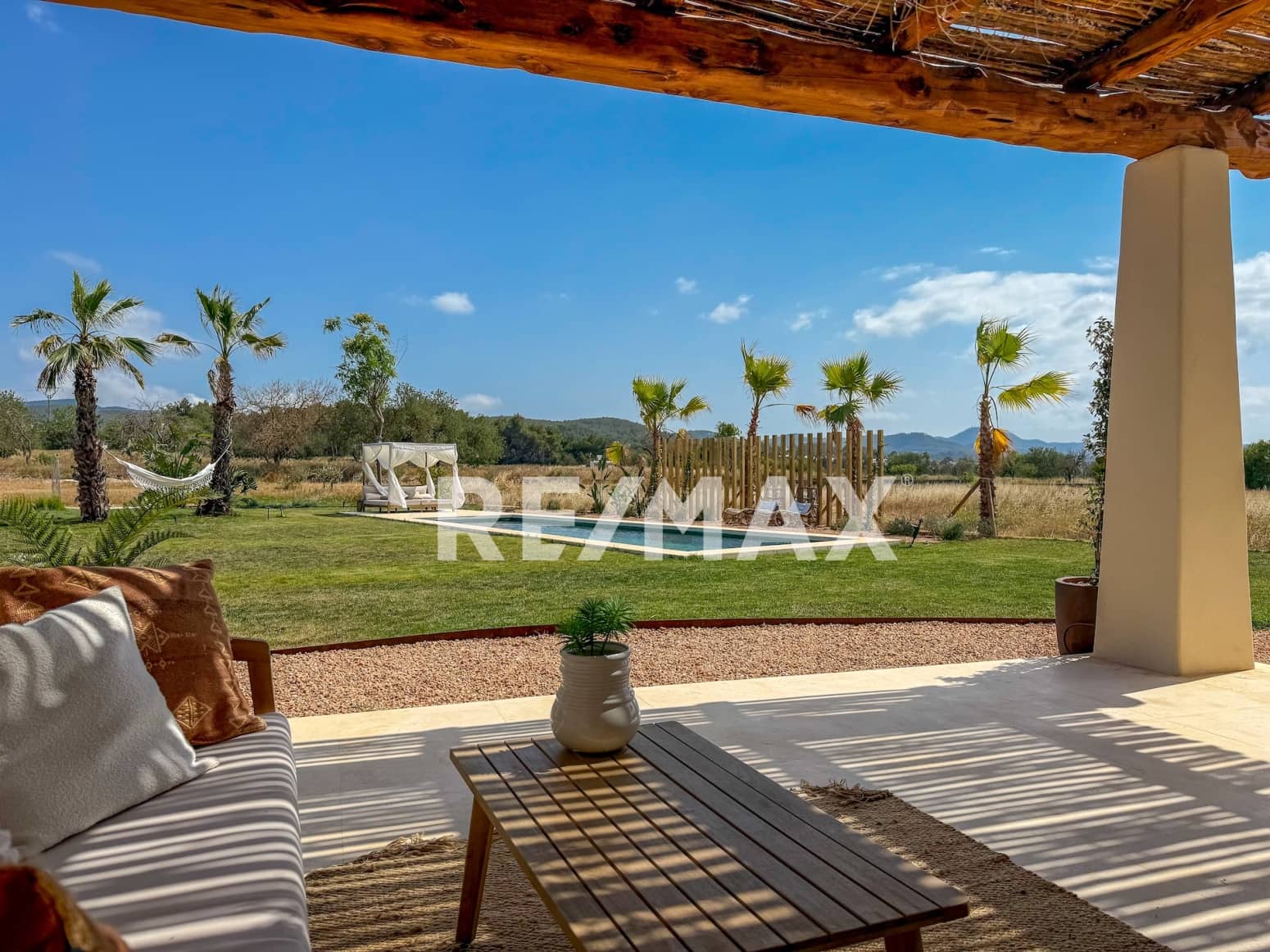 3 soveværelse Villa til salg i Sant Rafael de Sa Creu med swimmingpool - € 3.295.000 (Ref: 9170452)