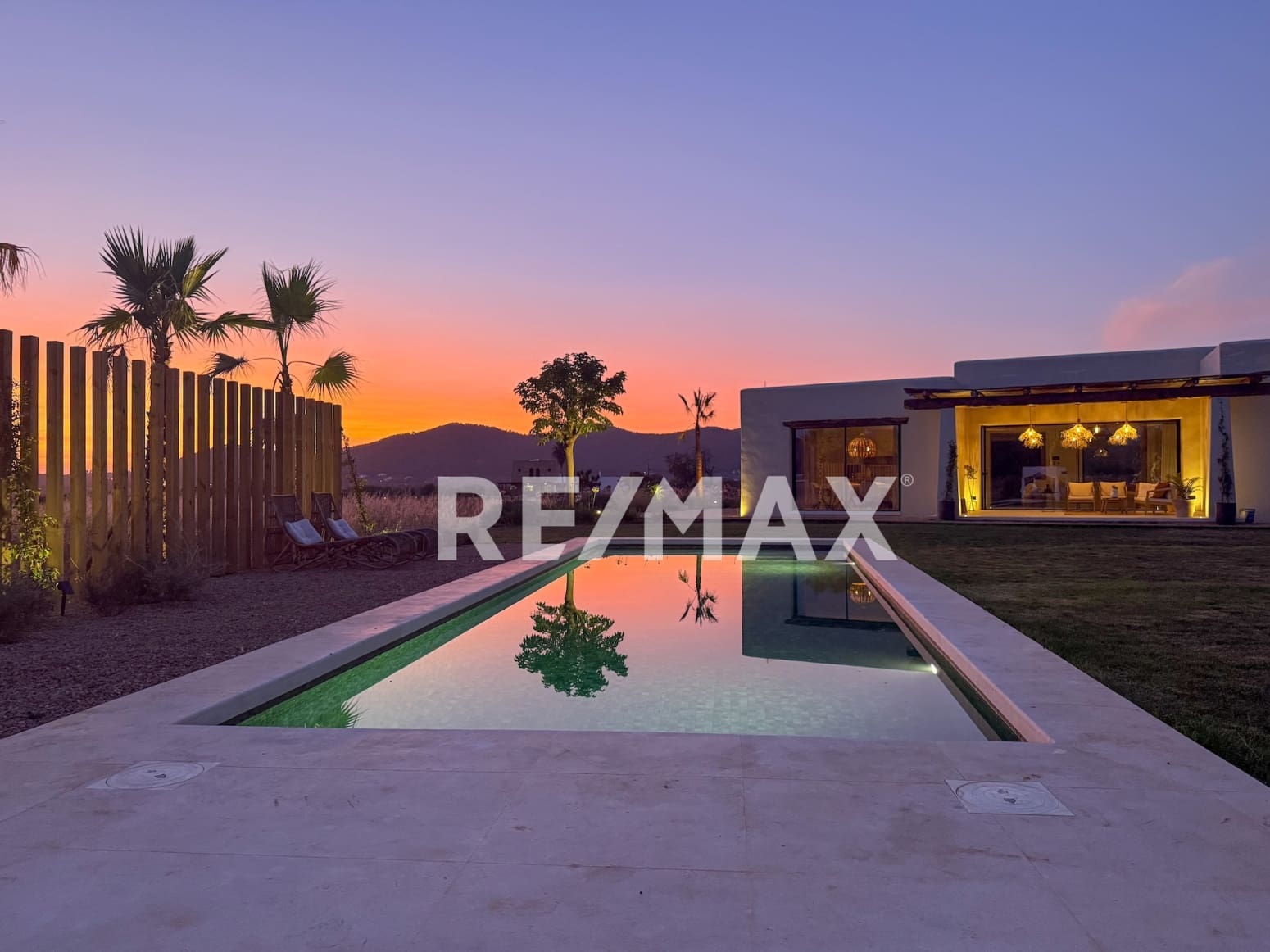 3 soveværelse Villa til salg i Sant Rafael de Sa Creu med swimmingpool - € 3.295.000 (Ref: 9170452)